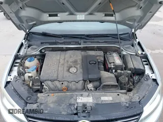 2013 Volkswagen Jetta SE with VIN 3VWDX7AJXDM373706, listed as a IAAI auction lot 42161655 with 202,471 mi miles and . Bid and sale history available at DreamBid. Image 10.