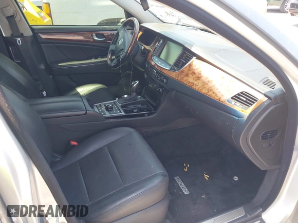 2014 Hyundai Equus Signature with VIN KMHGH4JH4EU082362, listed as a IAAI auction lot 40009982 with 104,388 mi miles and . Bid and sale history available at DreamBid. Image 5.