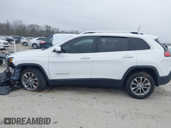 2019 Jeep Cherokee Latitude Plus with VIN 1C4PJLLN5KD171875, listed as a IAAI auction lot 41522475 with 82,161 mi miles. Bid and sale history available at carsss.com. Image 13.