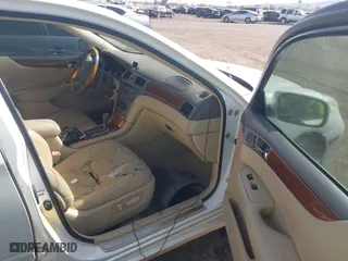 2005 Lexus ES 330 with VIN JTHBA30G555073149, listed as a IAAI auction lot 41508383 with 146,550 mi miles. Bid and sale history available at carsss.com. Image 5.