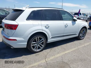 2017 Audi Q7 Prestige with VIN WA1VAAF72HD035098, listed as a IAAI auction lot 42664203 with 49,279 mi miles and . Bid and sale history available at DreamBid. Image 4.