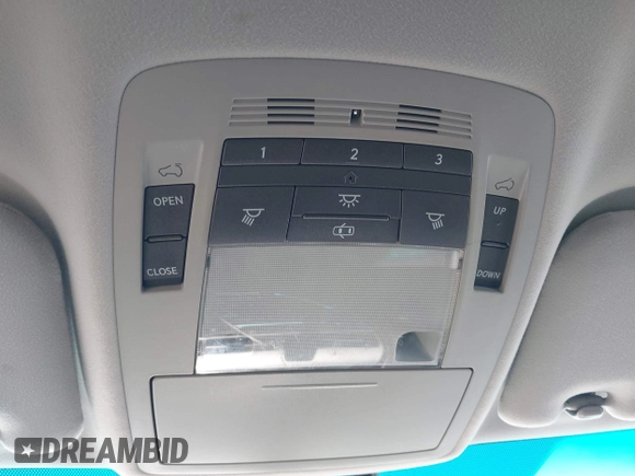 2010 Lexus RX 350 z VIN JTJZK1BA1A2001710, wystawiony jako IAAI lot #42620752 z przebiegiem 138 630 mil mil oraz . Historia ofert i sprzedaży dostępna na DreamBid. Obrazek 19.