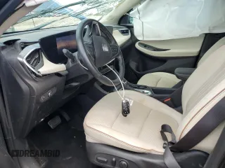 2024 Buick Encore GX Avenir с VIN KL4AMFSL8RB016431, выставлен на аукционе Copart как лот 57861305 с пробегом 11 167 миль миль и Списание • Salvage title. История ставок и продаж доступна на DreamBid. Изображение 7.
