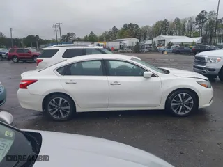 2016 Nissan Altima 3.5 SL with VIN 1N4BL3AP4GC163410, listed as a IAAI auction lot 41945963 with 111,715 mi miles. Bid and sale history available at carsss.com. Image 13.