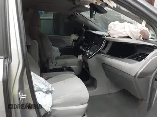 2018 Toyota Sienna LE Auto Access Seat with VIN 5TDKZ3DC3JS913564, listed as a IAAI auction lot 41657326 with 107,166 mi miles and . Bid and sale history available at DreamBid. Image 5.