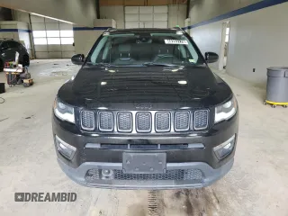 2019 Jeep Compass High Altitude z VIN 3C4NJDCB7KT713989, wystawiony jako Copart lot #49263175 z przebiegiem 98 643 mil mil oraz Czysty tytuł • Clean title. Historia ofert i sprzedaży dostępna na DreamBid. Obrazek 5.