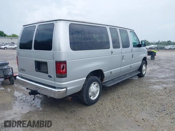 2006 Ford Econoline Passenger XL z VIN 1FBNE31L26DB31891, wystawiony jako IAAI lot #42535613 z przebiegiem 160 095 mil mil oraz . Historia ofert i sprzedaży dostępna na DreamBid. Obrazek 4.