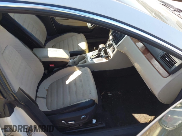2011 Volkswagen CC Lux Plus with VIN WVWHN7AN8BE705786, listed as a IAAI auction lot 41727591 with Not Provided miles. Bid and sale history available at carsss.com. Image 5.