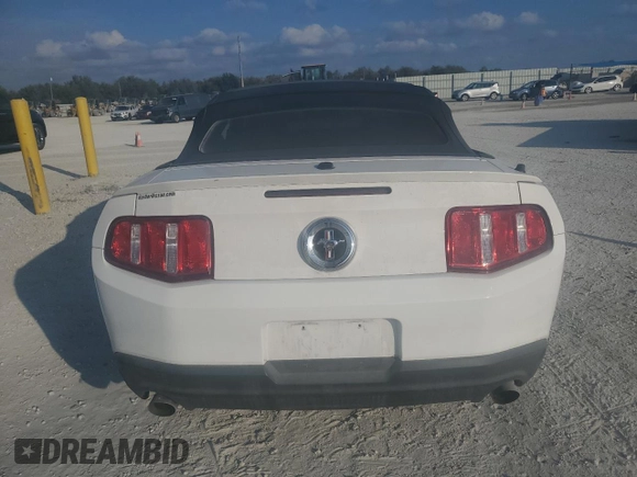 2011 Ford Mustang V6 with VIN 1ZVBP8EM2B5108198, listed as a Copart auction lot 88306225 with 125,270 mi miles and Salvage Title. Bid and sale history available at carsss.com. Image 6.