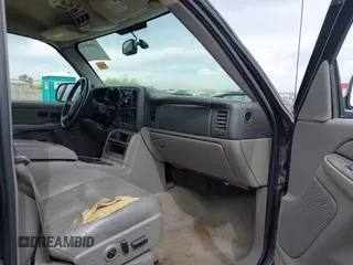 2004 Chevrolet Tahoe LT with VIN 1GNEK13T54J146851, listed as a IAAI auction lot 41990571 with 172,025 mi miles. Bid and sale history available at carsss.com. Image 5.