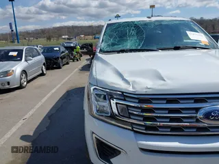 2019 Ford Expedition Limited with VIN 1FMJU2AT6KEA20686, listed as a IAAI auction lot 41871393 with 134,745 mi miles. Bid and sale history available at carsss.com. Image 6.