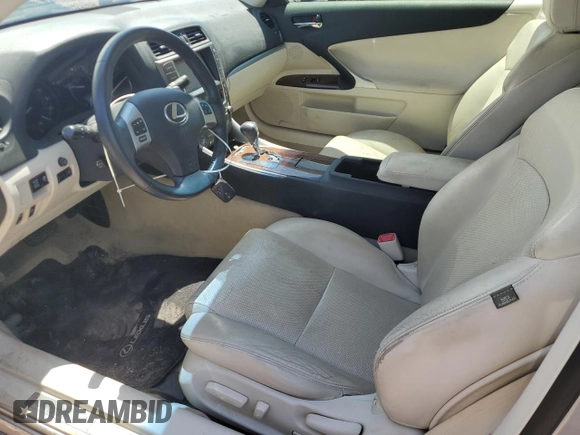 2012 Lexus IS 250 C z VIN JTHFF2C28C2525767, wystawiony jako Copart lot #61878825 z przebiegiem 65 218 mil mil oraz Szkoda całkowita • Salvage title. Historia ofert i sprzedaży dostępna na DreamBid. Obrazek 7.