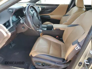 2019 Lexus ES 300h z VIN JTHB21B14K2031336, wystawiony jako Copart lot #63845915 z przebiegiem 47 138 mil mil oraz Szkoda całkowita • Salvage title. Historia ofert i sprzedaży dostępna na DreamBid. Obrazek 7.