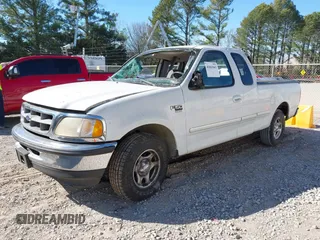1998 Ford F-150 XL with VIN 1FTRX17L8WNB44884, listed as a IAAI auction lot 41663663 with 121,635 mi miles and . Bid and sale history available at DreamBid. Image 2.