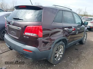 2011 Kia Sorento EX with VIN 5XYKUDA2XBG131874, listed as a IAAI auction lot 41901492 with 170,179 mi miles. Bid and sale history available at carsss.com. Image 4.