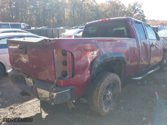 2007 Chevrolet Silverado 1500 LT w/1LT with VIN 1GCEK19J57Z531170, listed as a IAAI auction lot 38915638 with 146,834 mi miles. Bid and sale history available at carsss.com. Image 4.