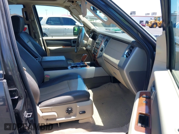 2007 Ford Expedition Eddie Bauer with VIN 1FMFU17567LA18870, listed as a IAAI auction lot 42541572 with Not provided miles and . Bid and sale history available at DreamBid. Image 5.
