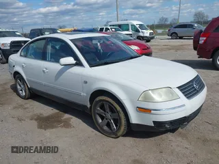 2004 Volkswagen Passat GLX z VIN WVWRH63B64P150935, wystawiony jako IAAI lot #42064933 z przebiegiem 174 357 mil mil oraz . Historia ofert i sprzedaży dostępna na DreamBid. Obrazek 1.