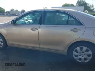 2010 Toyota Camry z VIN 4T1BF3EK2AU097534, wystawiony jako IAAI lot #42244746 z przebiegiem 145 736 mil mil oraz . Historia ofert i sprzedaży dostępna na DreamBid. Obrazek 14.
