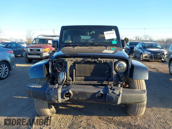 2014 Jeep Wrangler Unlimited Sahara with VIN 1C4BJWEG7EL322316, listed as a IAAI auction lot 41059508 with 144,662 mi miles. Bid and sale history available at carsss.com. Image 6.