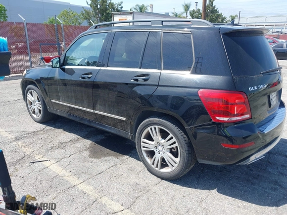 2013 Mercedes-Benz GLK-Class GLK 350 with VIN WDCGG5HB7DG026938, listed as a IAAI auction lot 42096460 with 271,577 mi miles. Bid and sale history available at carsss.com. Image 3.