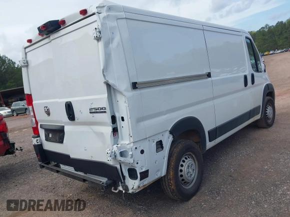 2025 Ram ProMaster Cargo Tradesman with VIN 3C6LRVVG2SE513404, listed as a IAAI auction lot 41948626 with 7,553 mi miles and . Bid and sale history available at carsss.com. Image 4.