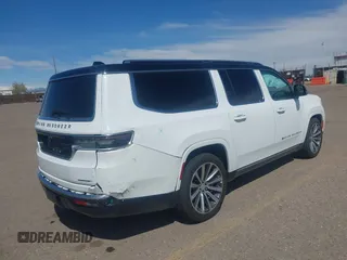 2023 Jeep Grand Wagoneer Series II с VIN 1C4SJSFP4PS556932, выставлен на аукционе IAAI как лот 41949734 с пробегом 63 281 миль миль и . История ставок и продаж доступна на DreamBid. Изображение 4.