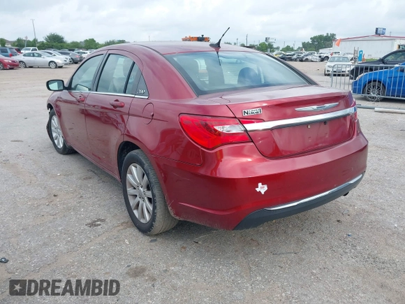 2013 Chrysler 200 Touring z VIN 1C3CCBBB0DN525474, wystawiony jako IAAI lot #42104782 z przebiegiem 67 418 mil mil oraz . Historia ofert i sprzedaży dostępna na DreamBid. Obrazek 3.