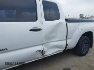 2006 Toyota Tacoma with VIN 5TETX22N06Z267015, listed as a IAAI auction lot 42507011 with 415,670 mi miles and . Bid and sale history available at DreamBid. Image 18.