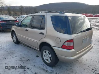 2001 Mercedes-Benz M 320/430/500 with VIN 4JGAB54E91A271230, listed as a IAAI auction lot 41519970 with 229,773 mi miles and . Bid and sale history available at DreamBid. Image 3.