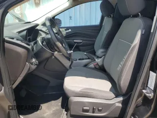 2014 Ford Escape SE z VIN 1FMCU9GX8EUC01956, wystawiony jako Copart lot #57800155 z przebiegiem 174 139 mil mil oraz Czysty tytuł • Clean title. Historia ofert i sprzedaży dostępna na DreamBid. Obrazek 7.