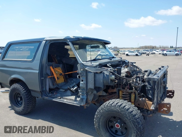 1988 Ford Bronco XL с VIN 1FMEU15N3JLA69197, выставлен на аукционе IAAI как лот 42082657 с пробегом 287 213 миль миль и . История ставок и продаж доступна на DreamBid. Изображение 13.