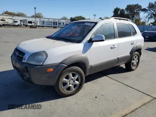 2005 Hyundai Tucson GLS with VIN KM8JN12D95U085444, listed as a Copart auction lot 81137804 with 272,345 mi miles and Salvage Title. Bid and sale history available at carsss.com. Image 1.