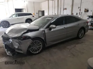 2020 Toyota Avalon Limited z VIN 4T1DZ1FB1LU054566, wystawiony jako Copart lot #48230205 z przebiegiem 56 343 mil mil oraz Szkoda całkowita • Salvage title. Historia ofert i sprzedaży dostępna na DreamBid. Obrazek 1.