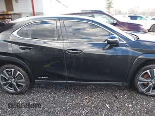 2021 Lexus UX 250h with VIN JTHX9JBHXM2042844, listed as a IAAI auction lot 41213573 with 31,650 mi miles and . Bid and sale history available at DreamBid. Image 13.