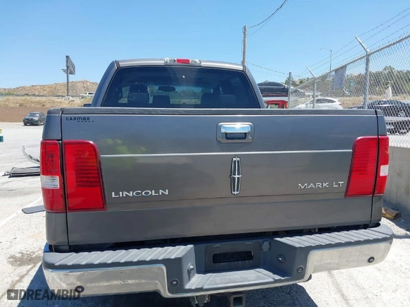 2006 Lincoln Mark LT with VIN 5LTPW18566FJ02358, listed as a IAAI auction lot 39649218 with 167,336 mi miles. Bid and sale history available at carsss.com. Image 15.