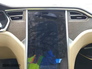 2013 Tesla Model S with VIN 5YJSA1CN2DFP17316, listed as a IAAI auction lot 42092751 with 1 mi miles. Bid and sale history available at carsss.com. Image 17.