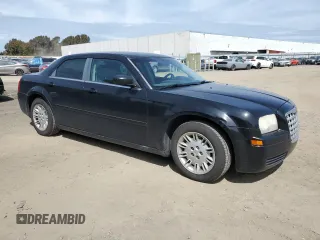 2006 Chrysler 300 with VIN 2C3KA43R26H127154, listed as a Copart auction lot 50207525 with 199,828 mi miles and Clean Title. Bid and sale history available at carsss.com. Image 4.