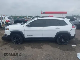 2021 Jeep Cherokee Trailhawk with VIN 1C4PJMBX4MD239112, listed as a IAAI auction lot 42271040 with 62,917 mi miles and . Bid and sale history available at DreamBid. Image 15.