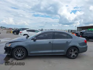 2013 Volkswagen Jetta SE with VIN 3VWDX7AJ6DM442987, listed as a IAAI auction lot 42240855 with 150,540 mi miles and . Bid and sale history available at DreamBid. Image 13.