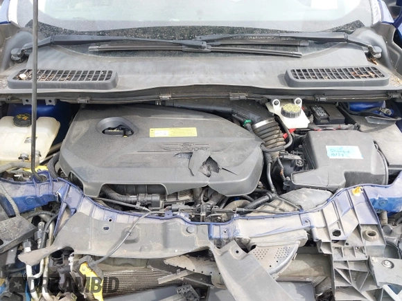 2013 Ford Escape SE with VIN 1FMCU0GXXDUB85818, listed as a IAAI auction lot 41848033 with 128,638 mi miles and . Bid and sale history available at DreamBid. Image 10.