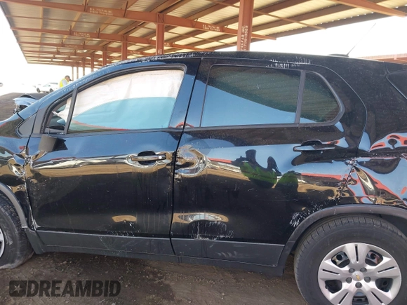 2018 Chevrolet Trax LS with VIN 3GNCJKSB0JL334237, listed as a IAAI auction lot 41992791 with 121,521 mi miles. Bid and sale history available at carsss.com. Image 15.
