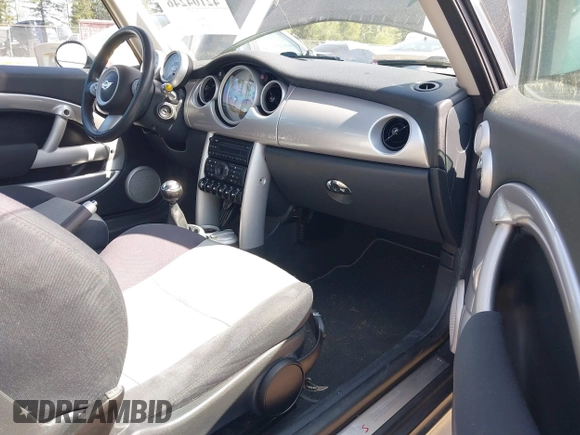 2006 MINI Hardtop S with VIN WMWRE33546TL20251, listed as a IAAI auction lot 42104246 with 140,174 mi miles and . Bid and sale history available at DreamBid. Image 5.