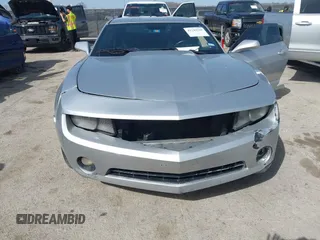 2013 Chevrolet Camaro LS с VIN 2G1FA1E32D9131600, выставлен на аукционе IAAI как лот 41742765 с пробегом 184 660 миль миль и . История ставок и продаж доступна на DreamBid. Изображение 6.