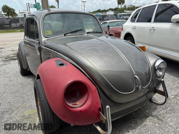 1971 Volkswagen Beetle with VIN 1112225516, listed as a Copart auction lot 64374845 with 84,201 mi miles and Salvage title. Bid and sale history available at DreamBid. Image 1.