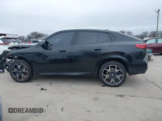 2025 BMW X2 M35i z VIN WBX83GM08S5128489, wystawiony jako IAAI lot #41575416 z przebiegiem 1213 mil mil oraz . Historia ofert i sprzedaży dostępna na DreamBid. Obrazek 15.