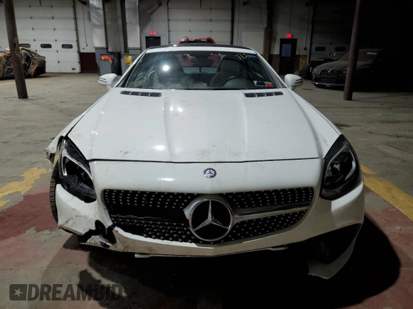 2017 Mercedes-Benz SLC 300 z VIN WDDPK3JA3HF140463, wystawiony jako Copart lot #86628104 z przebiegiem 57 769 mil mil oraz Szkoda całkowita • Salvage title. Historia ofert i sprzedaży dostępna na DreamBid. Obrazek 5.