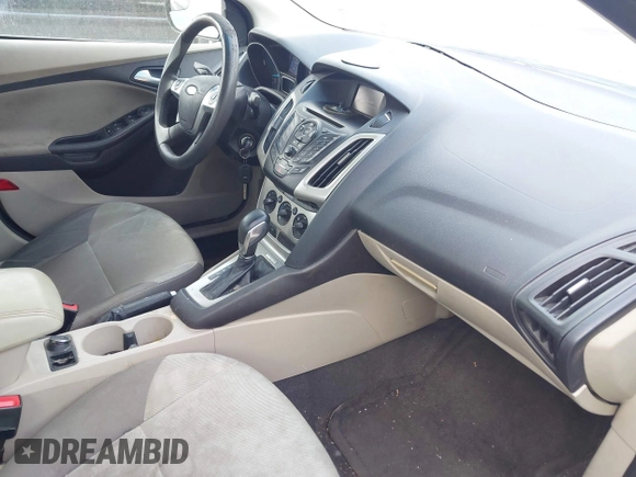 2014 Ford Focus SE with VIN 1FADP3F22EL102502, listed as a IAAI auction lot 41969213 with 154,946 mi miles. Bid and sale history available at carsss.com. Image 5.