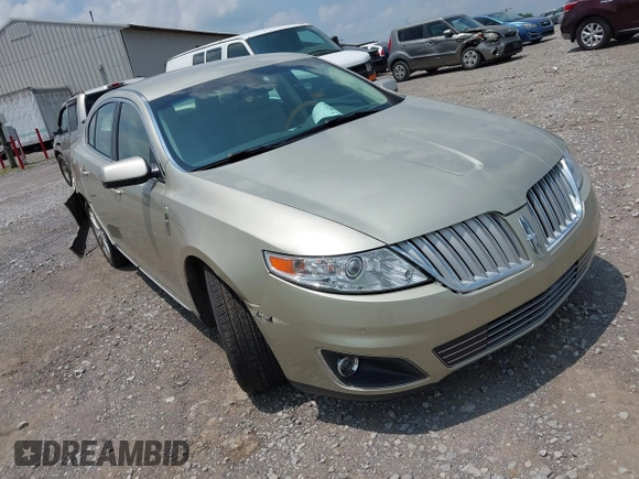 2010 Lincoln MKS z VIN 1LNHL9DR3AG613743, wystawiony jako IAAI lot #42415072 z przebiegiem 69 767 mil mil oraz . Historia ofert i sprzedaży dostępna na DreamBid. Obrazek 1.