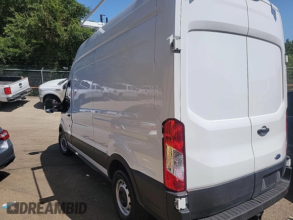 2023 Ford Transit Cargo с VIN 1FTBR1X81PKB13549, выставлен на аукционе IAAI как лот 42556081 с пробегом 68 225 миль миль и . История ставок и продаж доступна на DreamBid. Изображение 4.